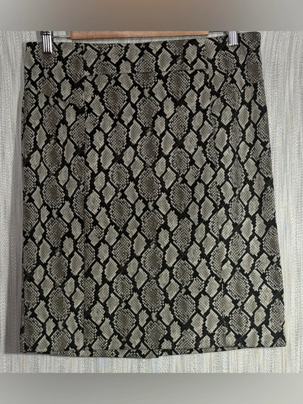 Michael Kors Black and Gray Snake-Print Pencil Skirt